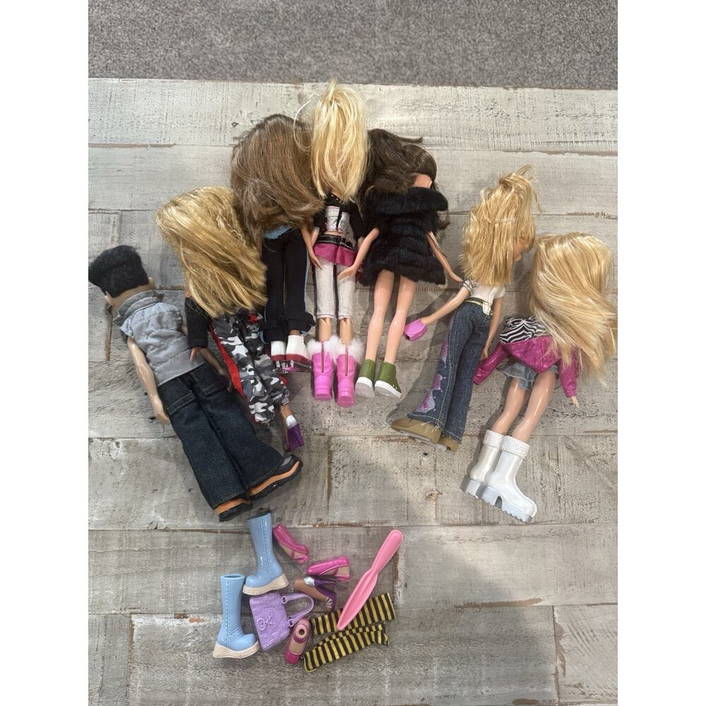 2001 Bratz Doll Lot - 7 Dolls, Clothes, Accessories - Picture 8 of 15